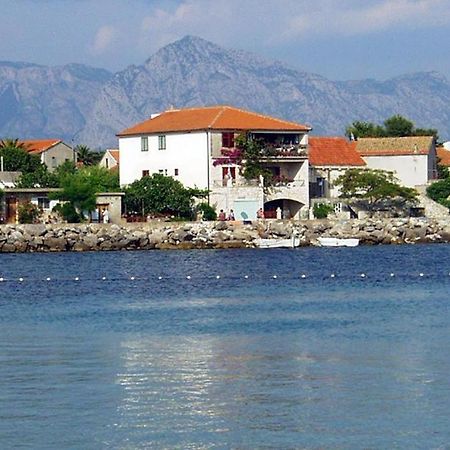 Apartments Bartul Сучурай Экстерьер фото