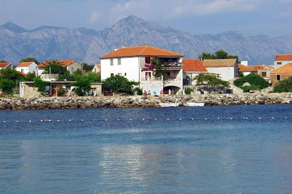 Apartments Bartul Сучурай Экстерьер фото