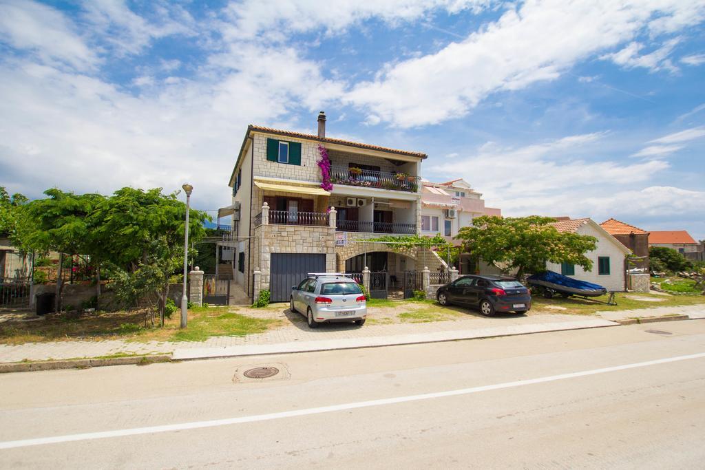 Apartments Bartul Сучурай Экстерьер фото