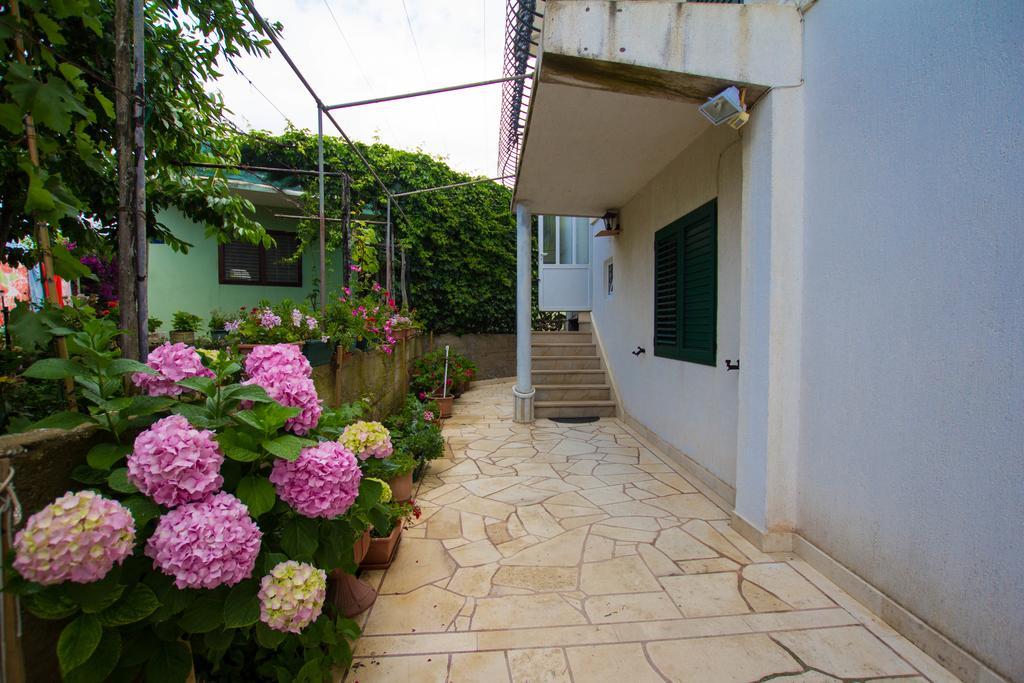 Apartments Bartul Сучурай Экстерьер фото