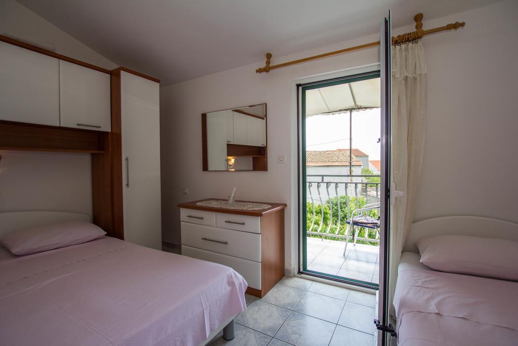Apartments Bartul Сучурай Экстерьер фото