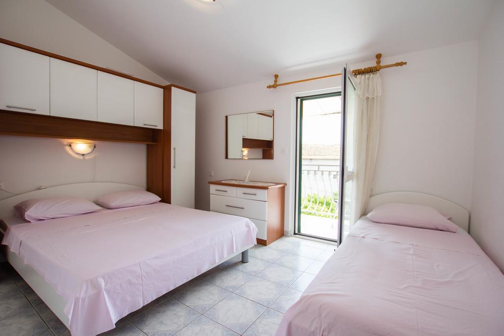 Apartments Bartul Сучурай Экстерьер фото