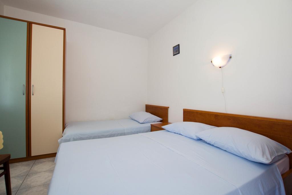 Apartments Bartul Сучурай Экстерьер фото