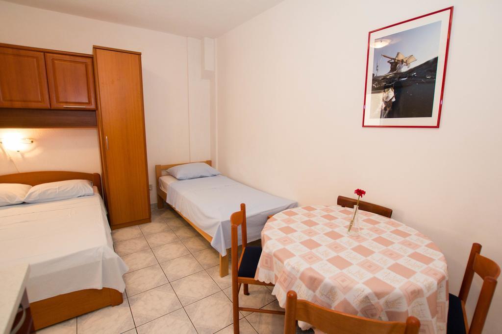 Apartments Bartul Сучурай Экстерьер фото