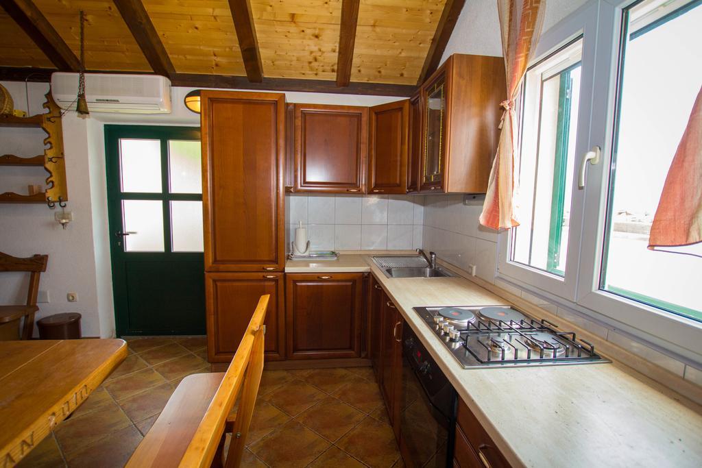 Apartments Bartul Сучурай Экстерьер фото